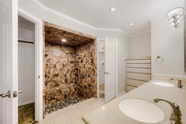10104 Stoneleigh Drive, Benbrook, TX 76126
