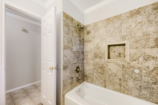 10104 Stoneleigh Drive, Benbrook, TX 76126
