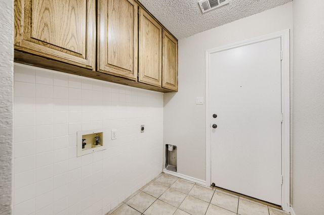 10104 Stoneleigh Drive, Benbrook, TX 76126