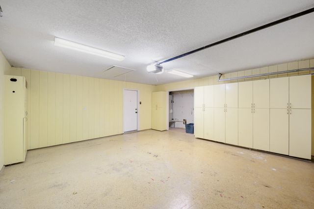 10104 Stoneleigh Drive, Benbrook, TX 76126