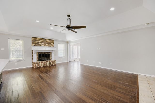 10104 Stoneleigh Drive, Benbrook, TX 76126