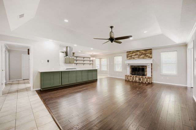 10104 Stoneleigh Drive, Benbrook, TX 76126