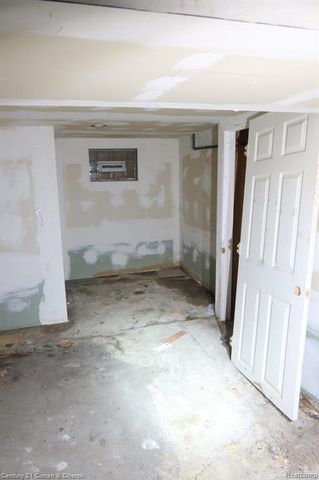 256 W Montana Street, Detroit, MI 48203