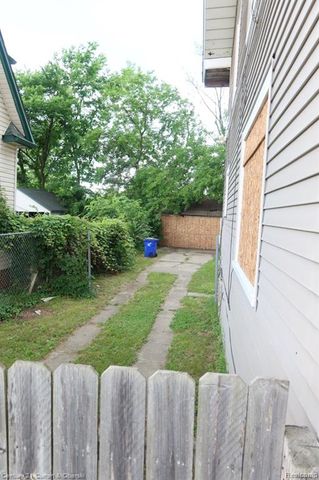 256 W Montana Street, Detroit, MI 48203