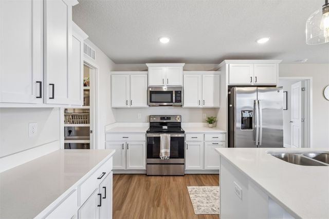 5400 Leyden Avenue, Des Moines, IA 50317