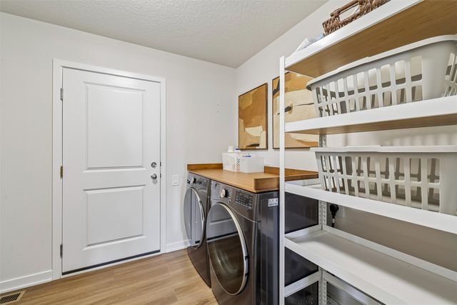5400 Leyden Avenue, Des Moines, IA 50317