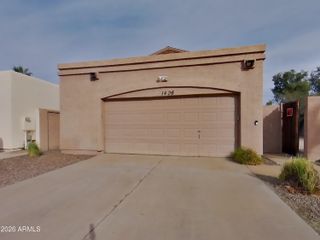 1406 E KERRY Lane, Phoenix, AZ 85024