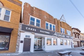 5742 N Milwaukee Avenue 2A, Chicago, IL 60646