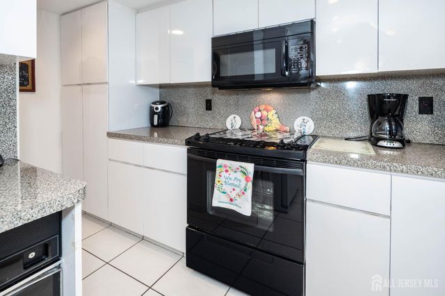 376 Stirling Drive D, Monroe, NJ 08831