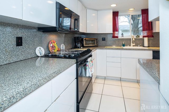 376 Stirling Drive D, Monroe, NJ 08831