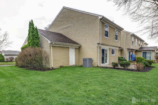 376 Stirling Drive D, Monroe, NJ 08831