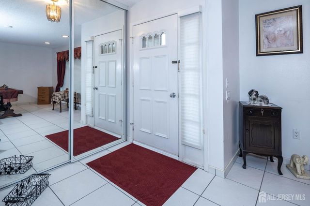 376 Stirling Drive D, Monroe, NJ 08831