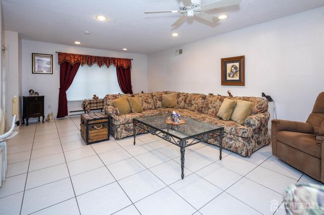 376 Stirling Drive D, Monroe, NJ 08831