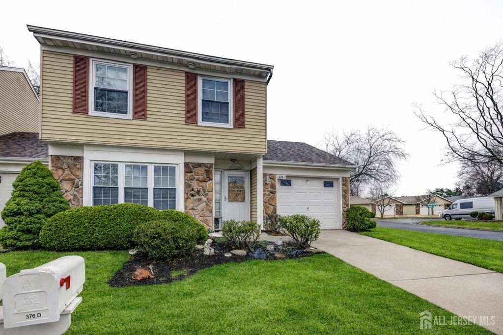 376 Stirling Drive D, Monroe, NJ 08831