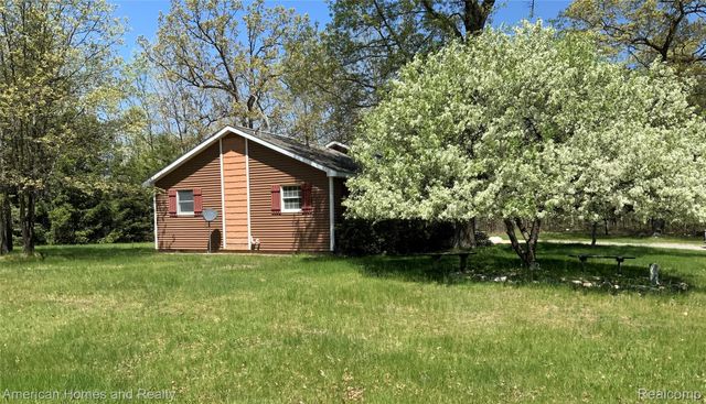 7395 Crestwood Drive, Oscoda Charter Township, MI 48750