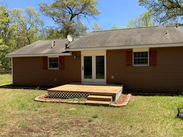 7395 Crestwood Drive, Oscoda Charter Township, MI 48750