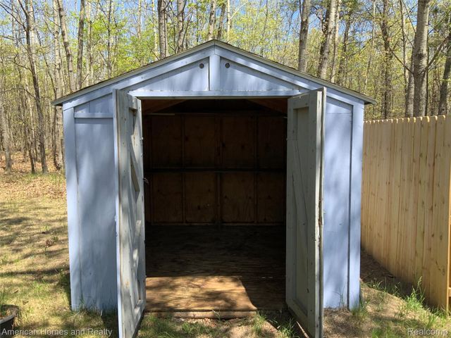 7395 Crestwood Drive, Oscoda Charter Township, MI 48750