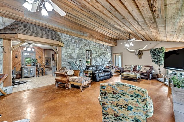 9897 Almosta Road, Decatur, AR 72722