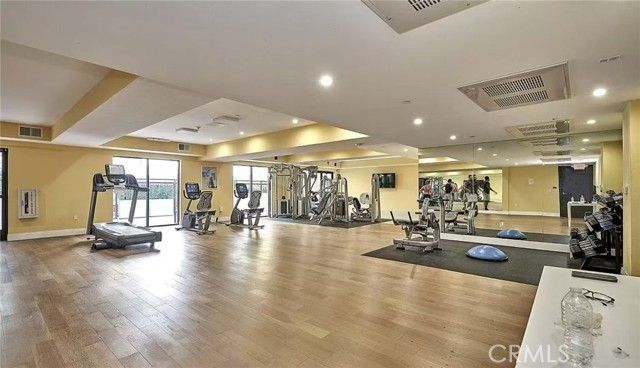 2939 Leeward 212, Los Angeles, CA 90005