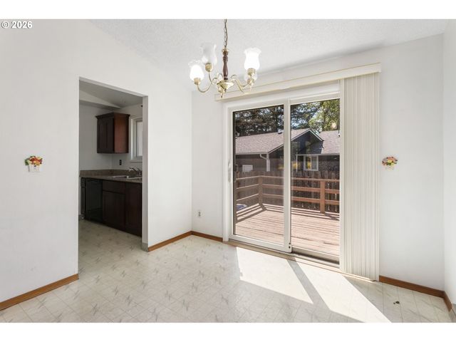 3909 Sw WILBARD St, Portland, OR 97219