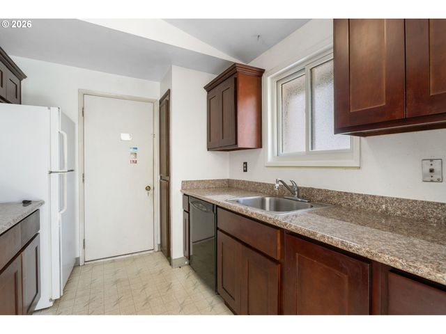 3909 Sw WILBARD St, Portland, OR 97219