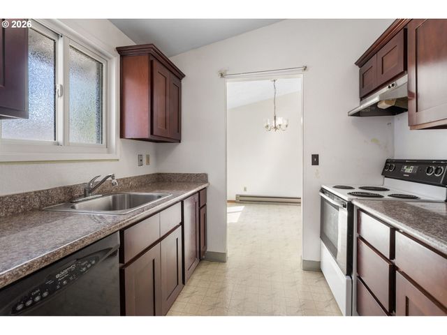 3909 Sw WILBARD St, Portland, OR 97219