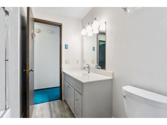 3909 Sw WILBARD St, Portland, OR 97219