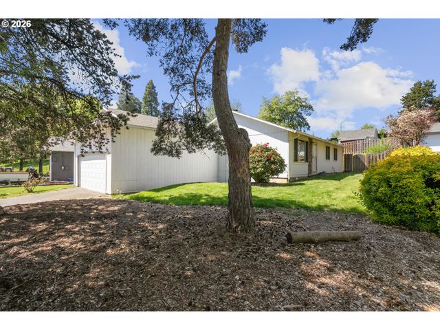 3909 Sw WILBARD St, Portland, OR 97219