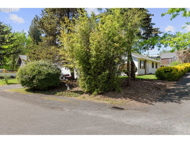 3909 Sw WILBARD St, Portland, OR 97219