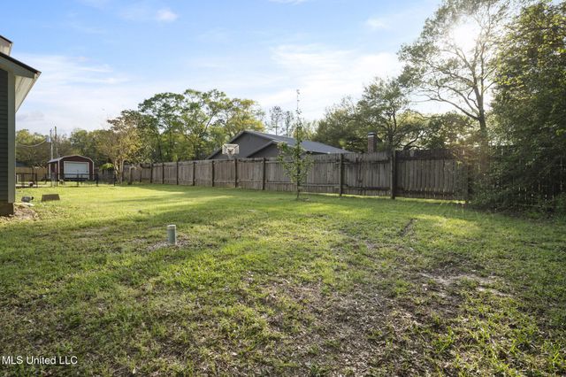 535 Leeville Road, Petal, MS 39465