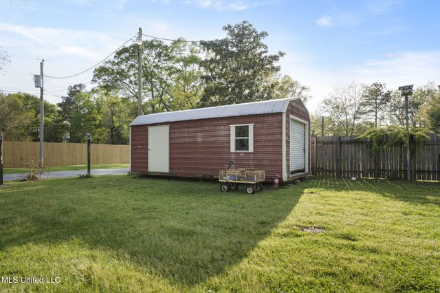 535 Leeville Road, Petal, MS 39465