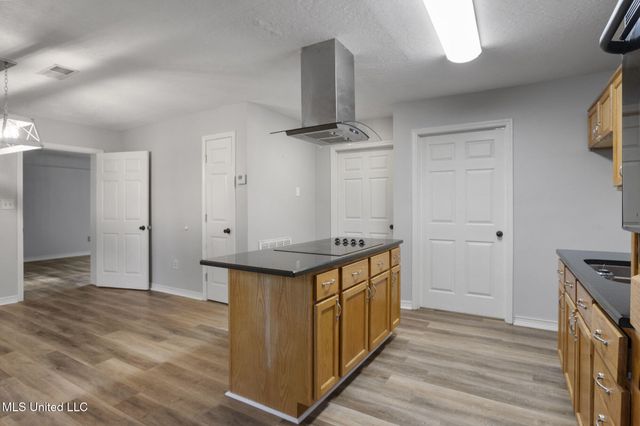 535 Leeville Road, Petal, MS 39465