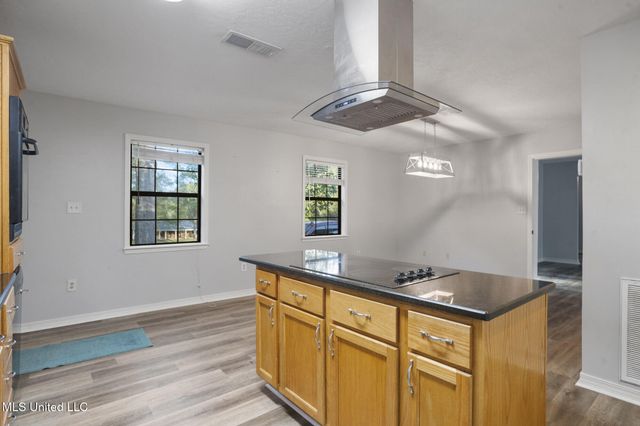 535 Leeville Road, Petal, MS 39465