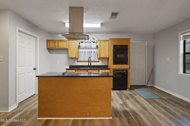 535 Leeville Road, Petal, MS 39465