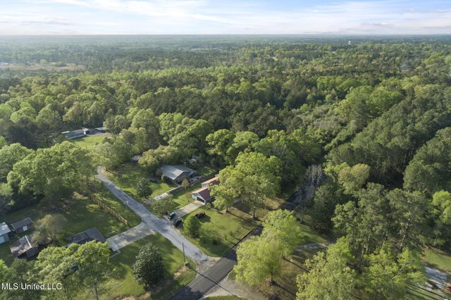 535 Leeville Road, Petal, MS 39465