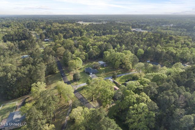 535 Leeville Road, Petal, MS 39465