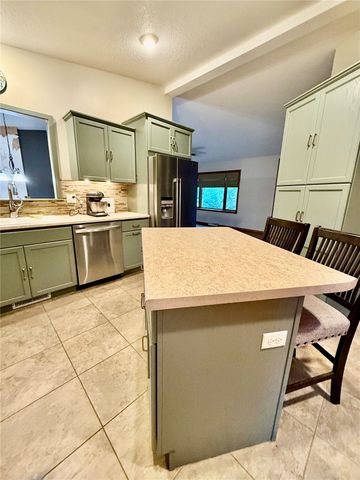 355 Wolf Valley Road, Hiawatha, IA 52233