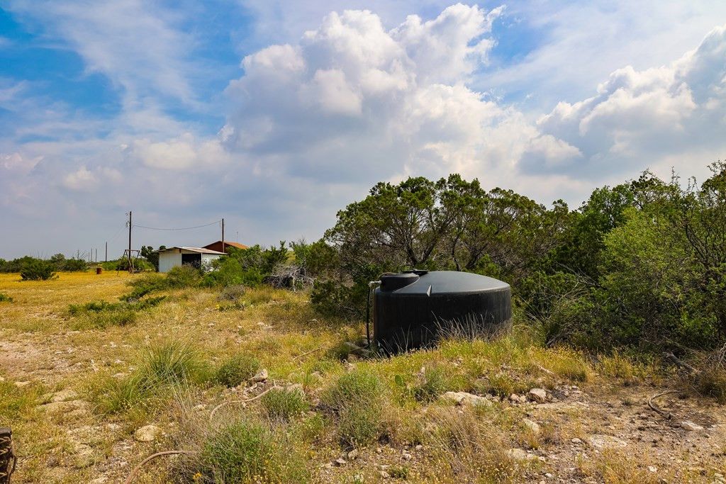 Image 11 of property listing at 205 Short Road, Ozona, TX 76943