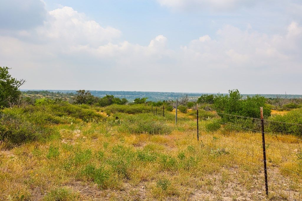 Image 14 of property listing at 205 Short Road, Ozona, TX 76943