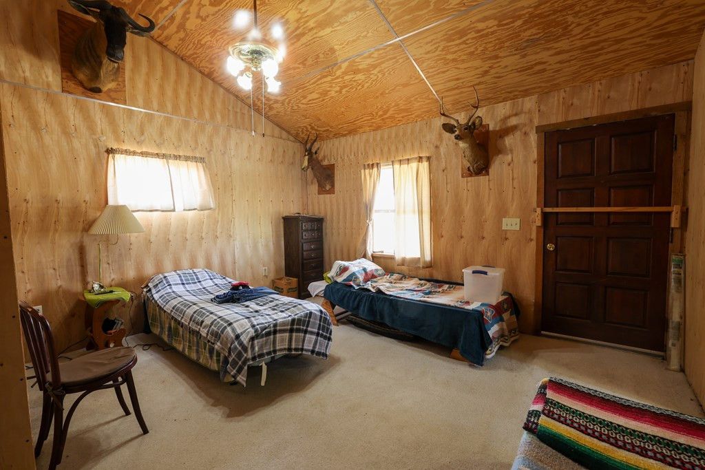 Image 5 of property listing at 205 Short Road, Ozona, TX 76943