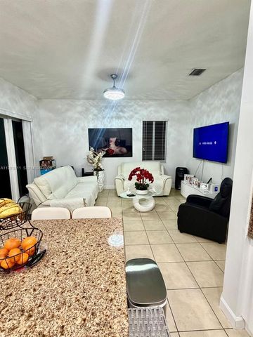 522 NE 20th Ave, Homestead, FL 33033