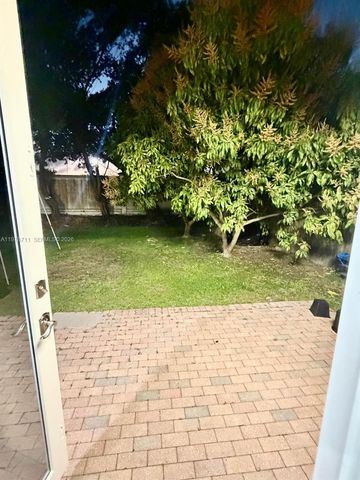 522 NE 20th Ave, Homestead, FL 33033