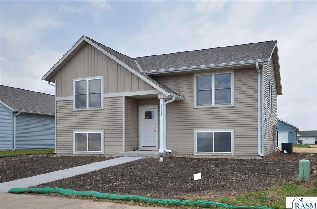 2113 Lunden Street, St. Peter, MN 56082