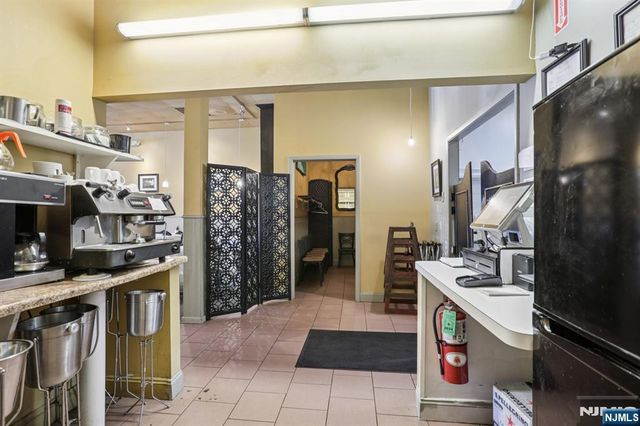 17-15 Broadway, Fair Lawn, NJ 07410