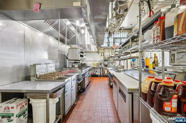 17-15 Broadway, Fair Lawn, NJ 07410