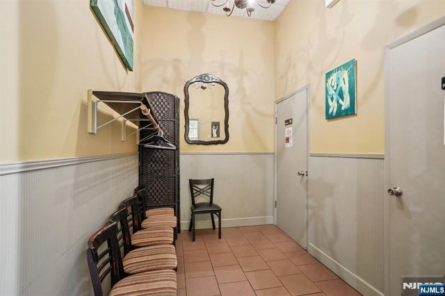 17-15 Broadway, Fair Lawn, NJ 07410