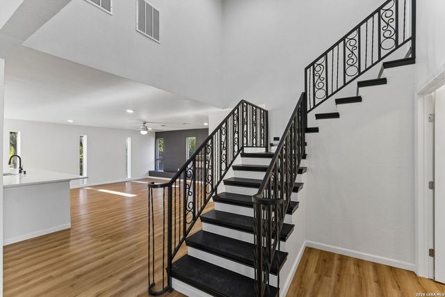 1422 E Sunshine Dr, San Antonio, TX 78228