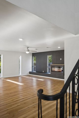 1422 E Sunshine Dr, San Antonio, TX 78228