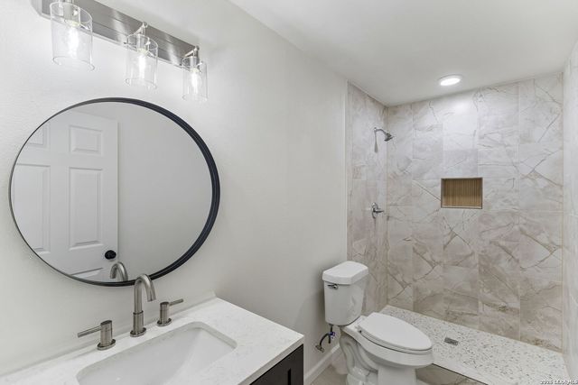 1422 E Sunshine Dr, San Antonio, TX 78228