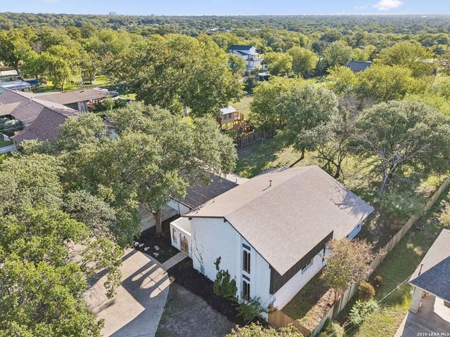 1422 E Sunshine Dr, San Antonio, TX 78228